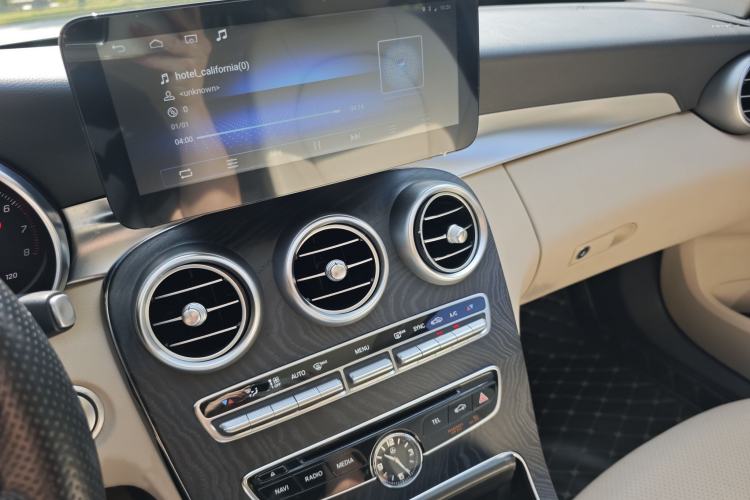 Used Mercedes-Benz C-Class 2015 C 200 station wagon Audio And AC Panel