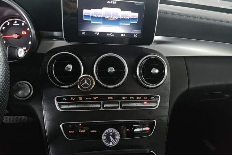 Used Mercedes-Benz C-Class 2015 C 180 L Sport Edition Audio And AC Panel