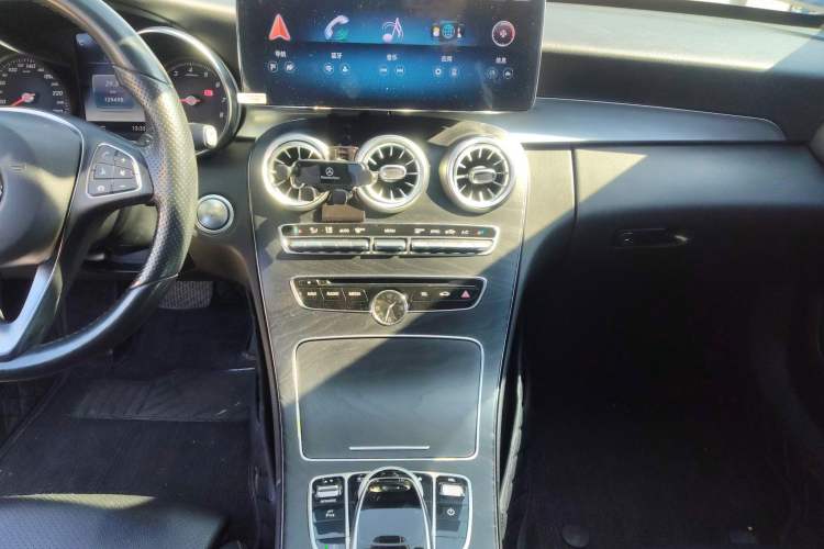 Used Mercedes-Benz C-Class 2015 C 200 station wagon Audio And AC Panel