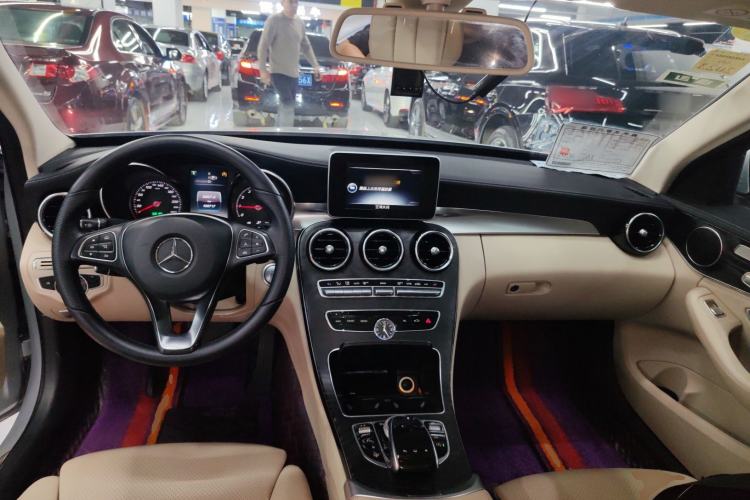 Used Mercedes-Benz C-Class 2015 C 200 L Sport Edition Center Console