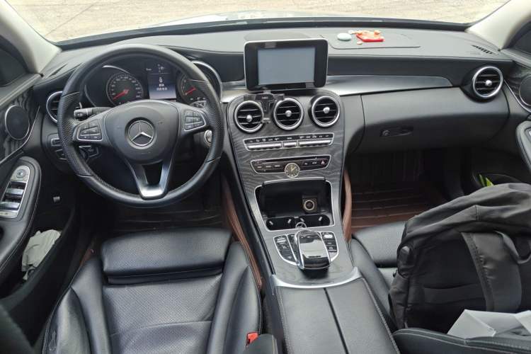 Used Mercedes-Benz C-Class 2015 C 200 L Sport Edition Center Console
