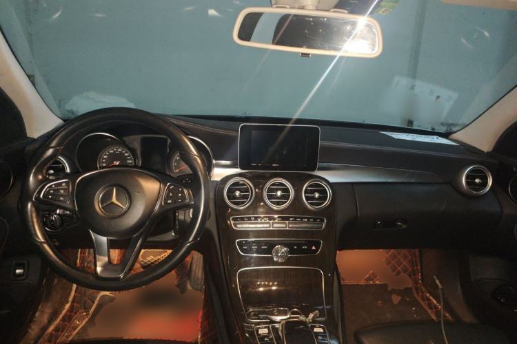 Used Mercedes-Benz C-Class 2015 C 180 L Center Console