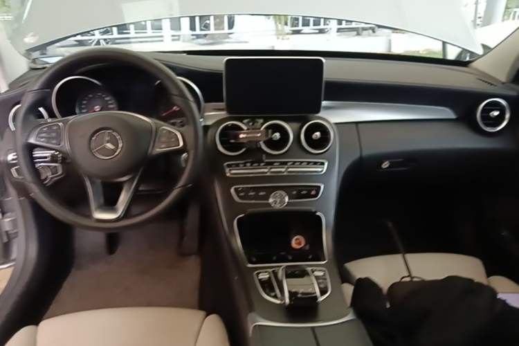 Used Mercedes-Benz C-Class 2015 C 260 L Sport Edition Center Console