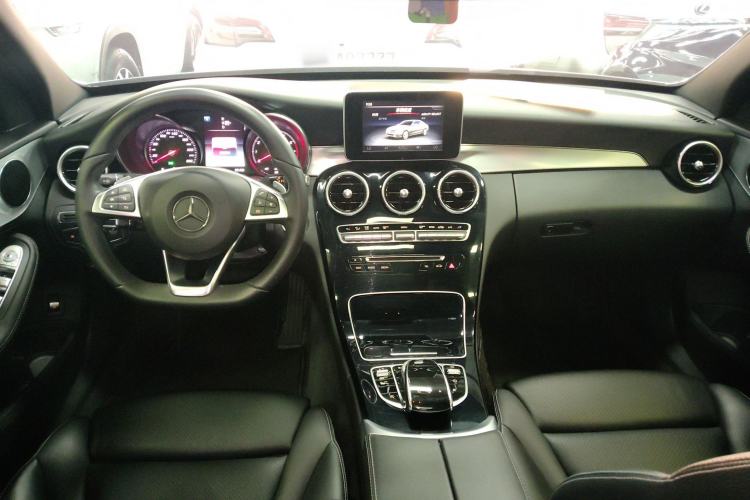 Used Mercedes-Benz C-Class 2015 C 200 Sport Edition 4MATIC Center Console