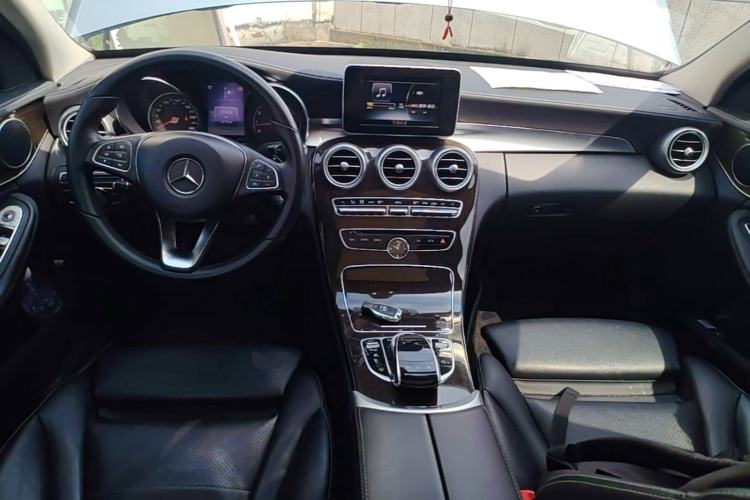 Used Mercedes-Benz C-Class 2015 C 200 L Center Console
