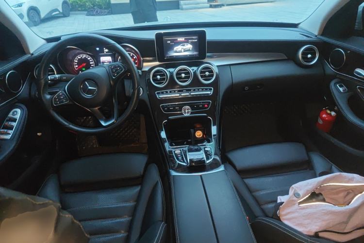 Used Mercedes-Benz C-Class 2015 Facelift C 180 L Center Console
