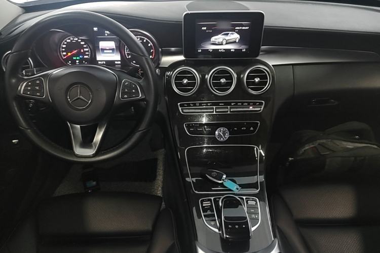 Used Mercedes-Benz C-Class 2015 C 200 L Center Console