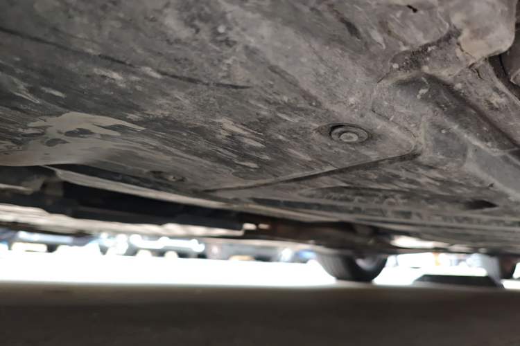Used Mercedes-Benz C-Class 2015 C 200 station wagon Chassis Front Left