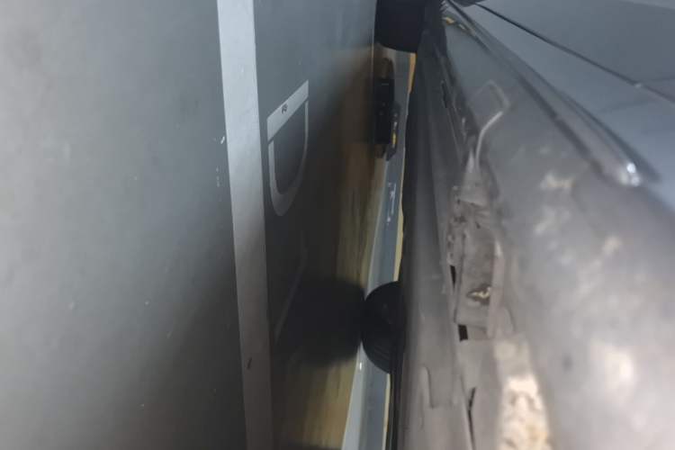 Used Mercedes-Benz C-Class 2015 C 200 station wagon Chassis Front Right
