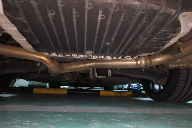 Used Mercedes-Benz C-Class 2015 C 200 L 4MATIC Sport Edition Chassis Rear
