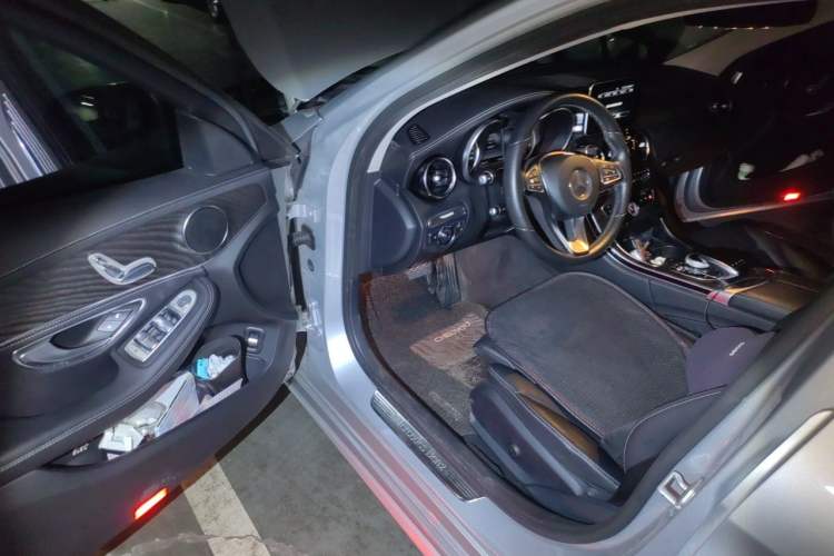 Used Mercedes-Benz C-Class 2015 Restyled C 180 L Sport Edition Driver Seat