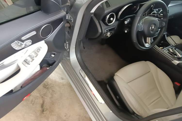 Used Mercedes-Benz C-Class 2015 C 260 L Sport Edition Driver Seat