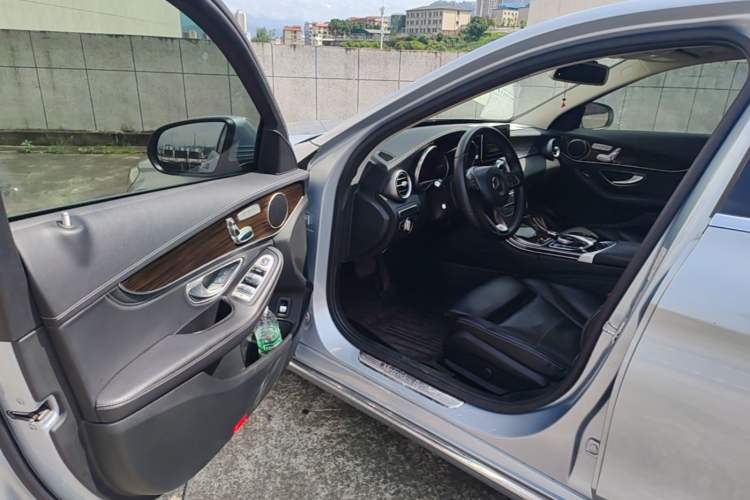 Used Mercedes-Benz C-Class 2015 C 200 L Driver Seat