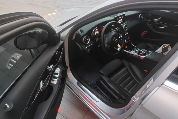 Used Mercedes-Benz C-Class 2015 Facelift C 180 L Driver Seat