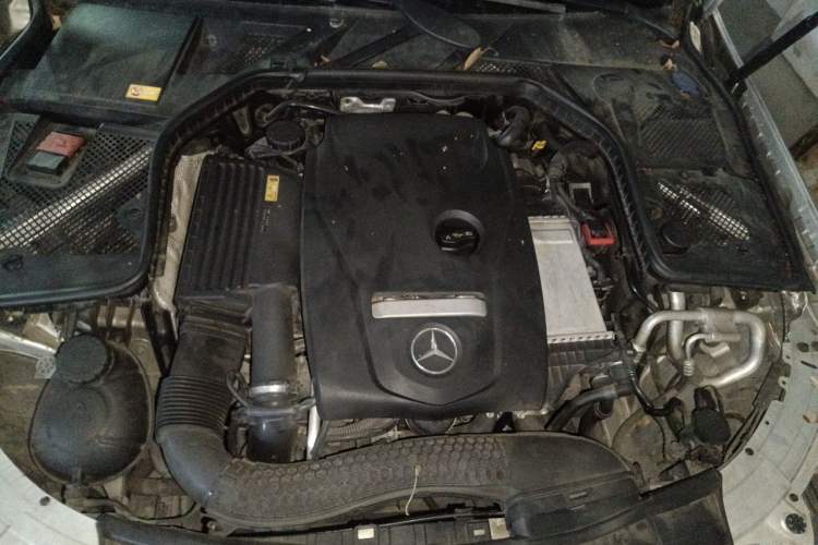 Used Mercedes-Benz C-Class 2015 C 200 L Sport Edition Engine Bay