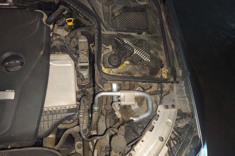 Used Mercedes-Benz C-Class 2015 C 200 L 4MATIC Sport Edition Engine Bay Left