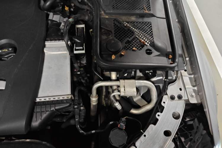 Used Mercedes-Benz C-Class 2015 C 200 Sport Edition Engine Bay Left