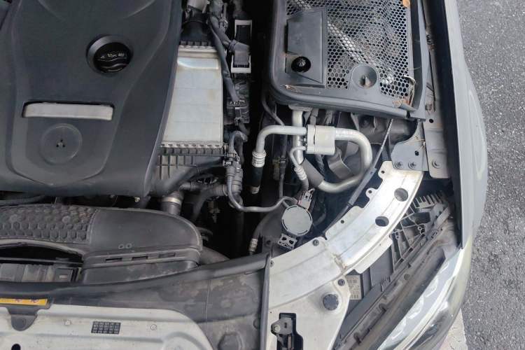 Used Mercedes-Benz C-Class 2015 C 200 Sport Edition Engine Bay Left