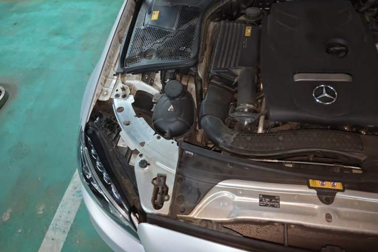 Used Mercedes-Benz C-Class 2015 C 200 L 4MATIC Sport Edition Engine Bay Right