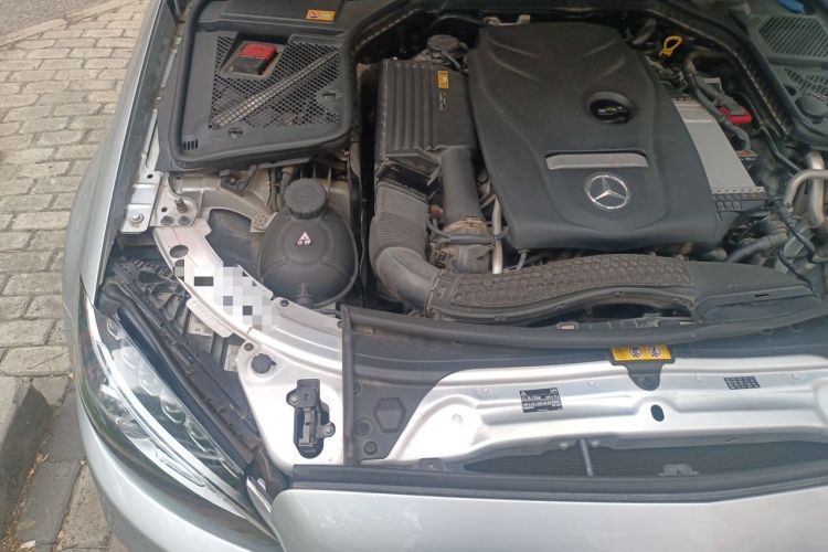 Used Mercedes-Benz C-Class 2015 C 200 L Sport Edition Engine Bay Right