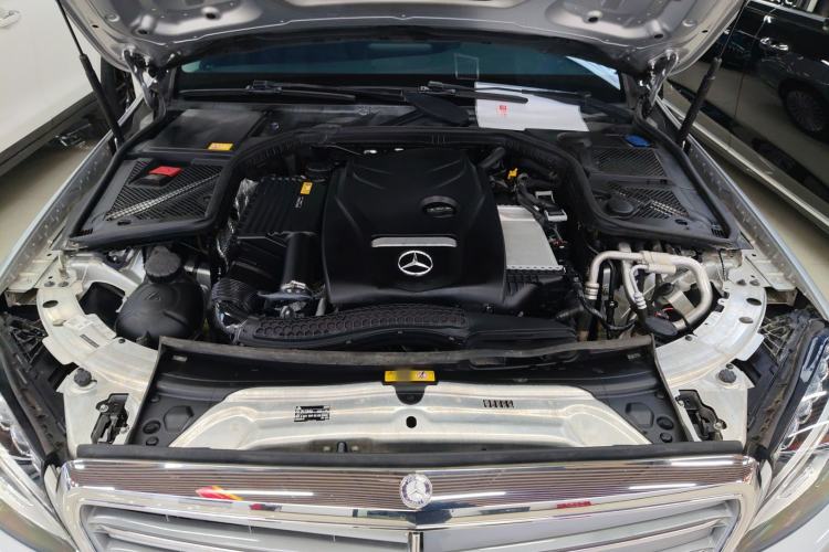 Used Mercedes-Benz C-Class 2015 Facelift C 200 L Engine Bay