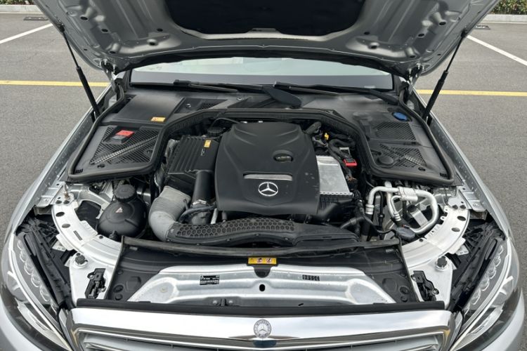 Used Mercedes-Benz C-Class 2015 C 200 L Engine Bay
