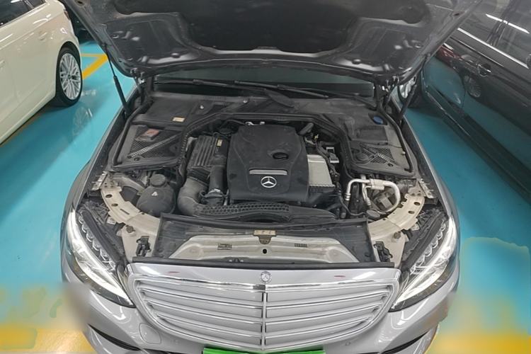 Used Mercedes-Benz C-Class 2015 C 200 L Engine Bay