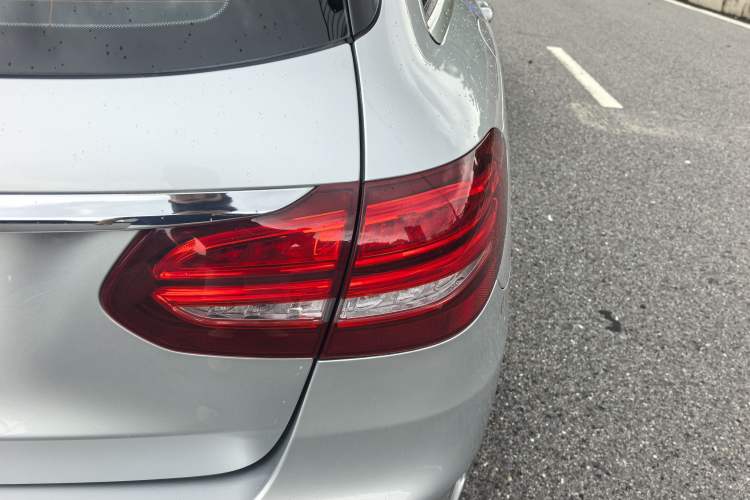 Used Mercedes-Benz C-Class 2015 C 200 station wagon Exterior 11