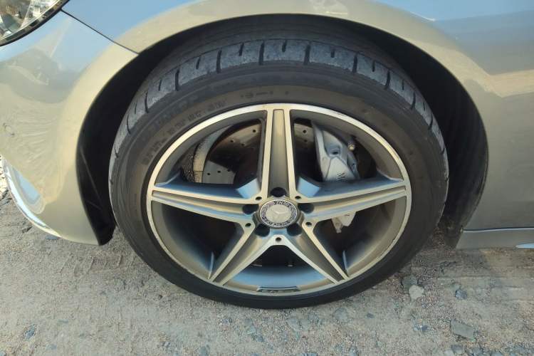 Used Mercedes-Benz C-Class 2015 C 200 station wagon Exterior 2