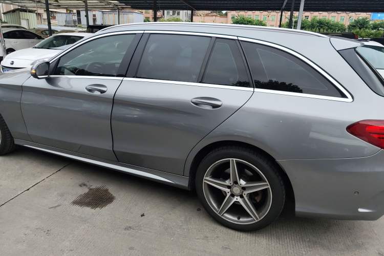 Used Mercedes-Benz C-Class 2015 C 200 station wagon Exterior 3
