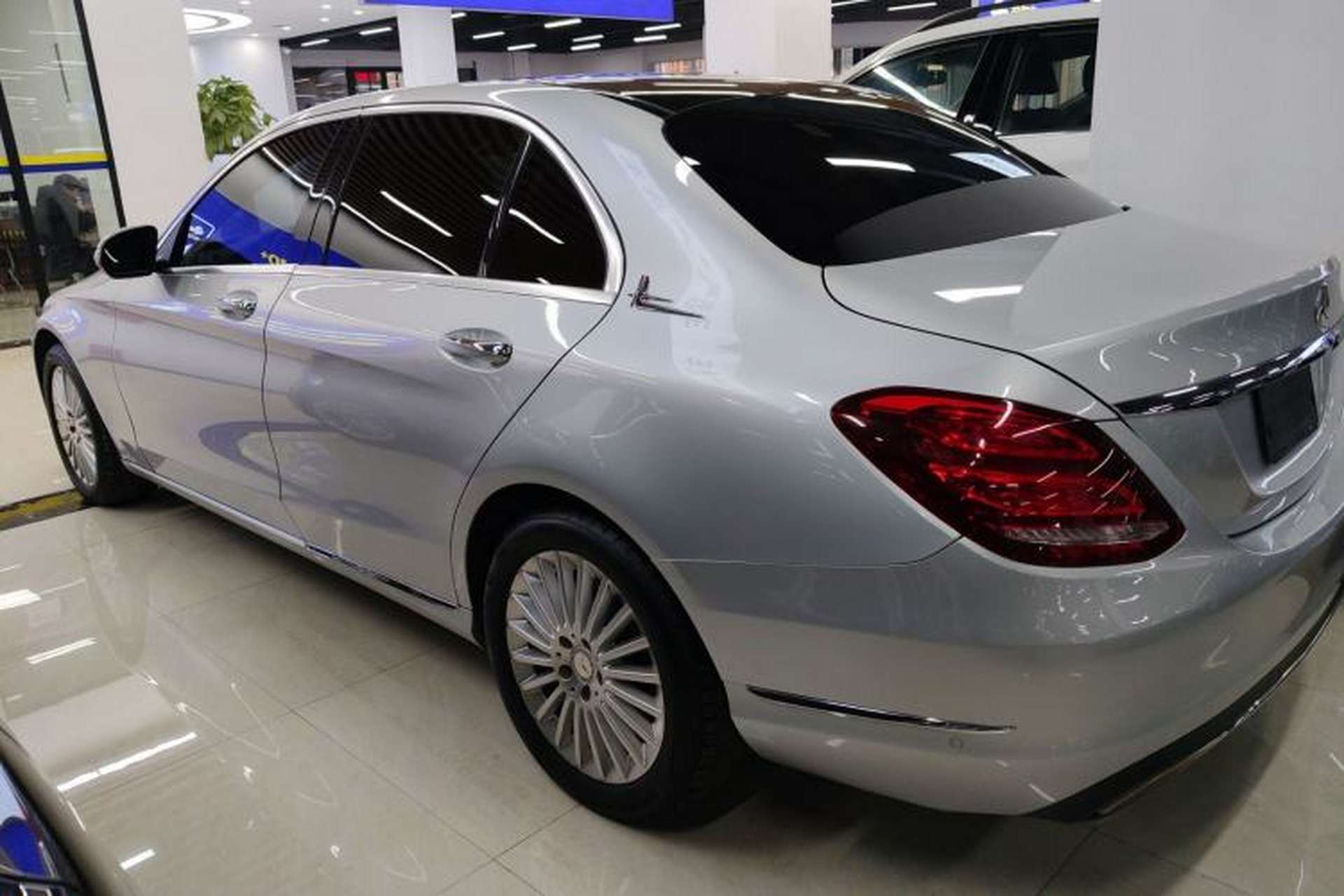 Used Mercedes-Benz C-Class 2015 Facelift C 200 L Exterior 3