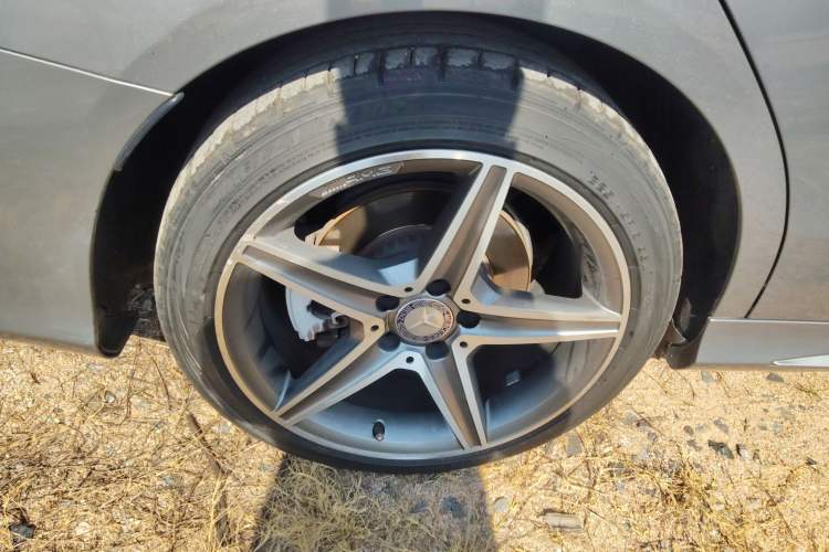 Used Mercedes-Benz C-Class 2015 C 200 station wagon Exterior 3
