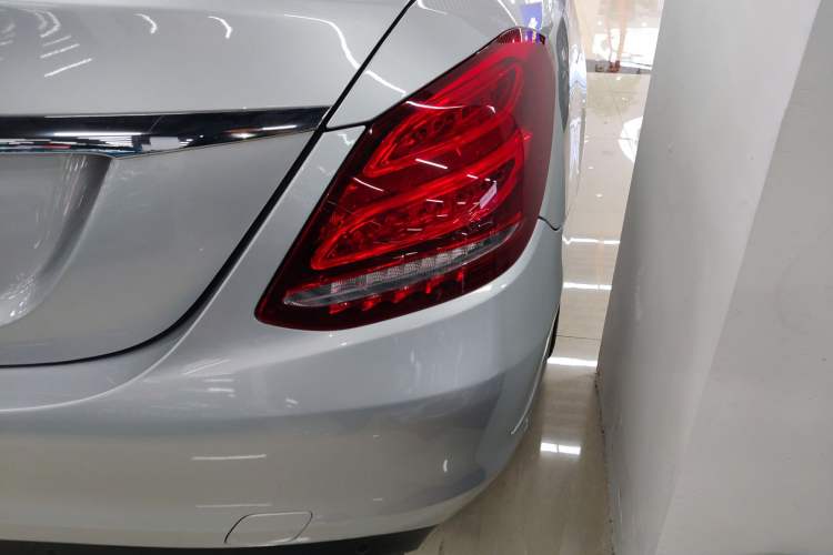Used Mercedes-Benz C-Class 2015 Facelift C 200 L Exterior 6