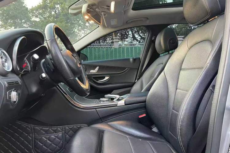 Used Mercedes-Benz C-Class 2015 C 200 station wagon Exterior 6