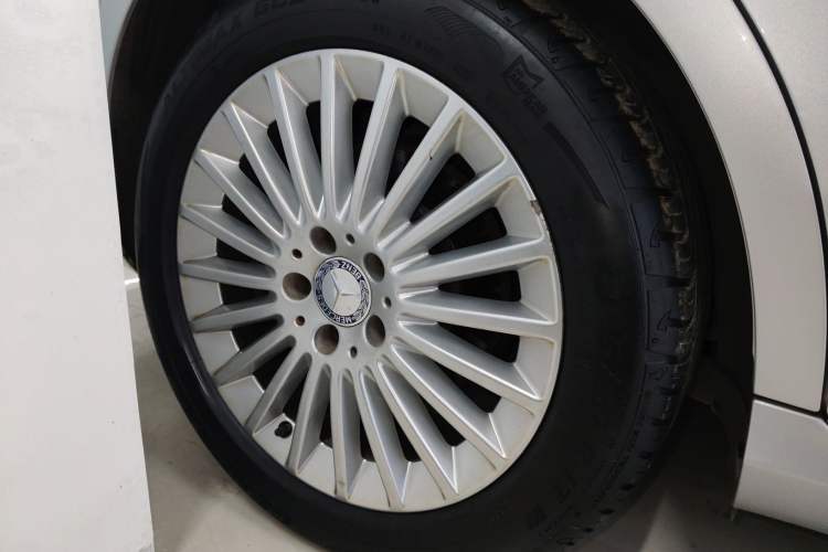 Used Mercedes-Benz C-Class 2015 Facelift C 200 L Exterior 8