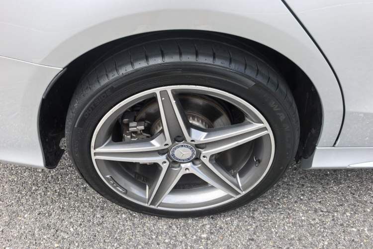 Used Mercedes-Benz C-Class 2015 C 200 station wagon Exterior 9