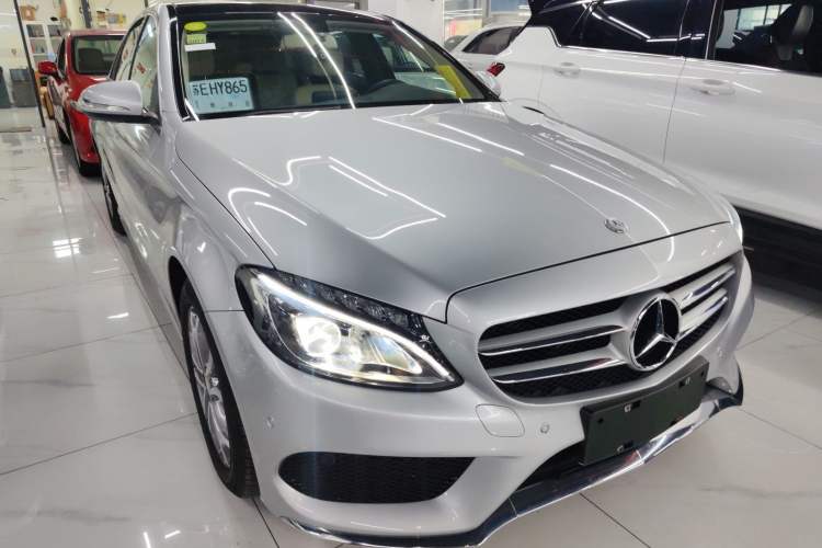 Used Mercedes-Benz C-Class 2015 C 200 L Sport Edition Front Right 45 Deg
