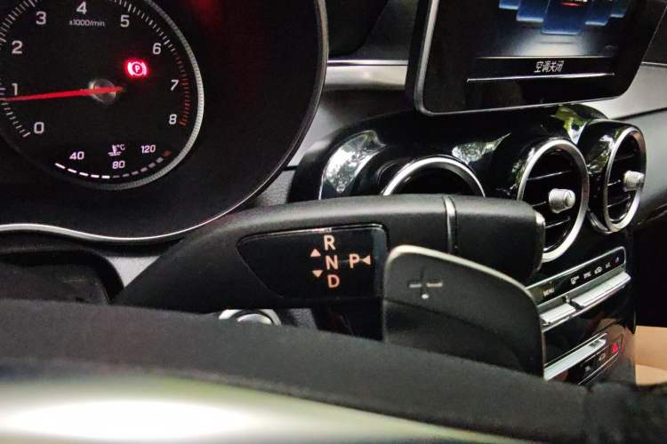 Used Mercedes-Benz C-Class 2015 C 200 Sport Edition Gear Lever