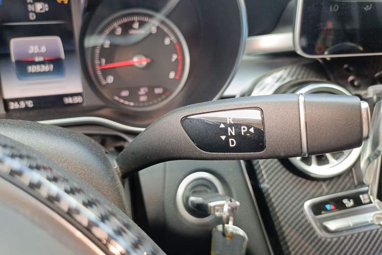 Used Mercedes-Benz C-Class 2015 C 180 L Sport Edition Gear Lever