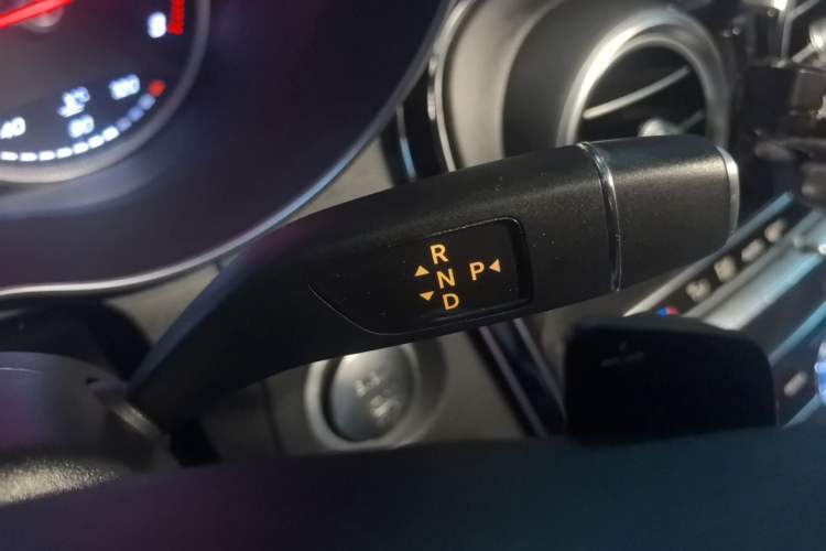 Used Mercedes-Benz C-Class 2015 C 200 station wagon Gear Lever