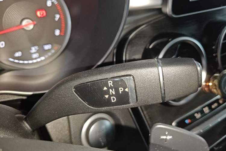 Used Mercedes-Benz C-Class 2015 C 180 L Sport Edition Gear Lever