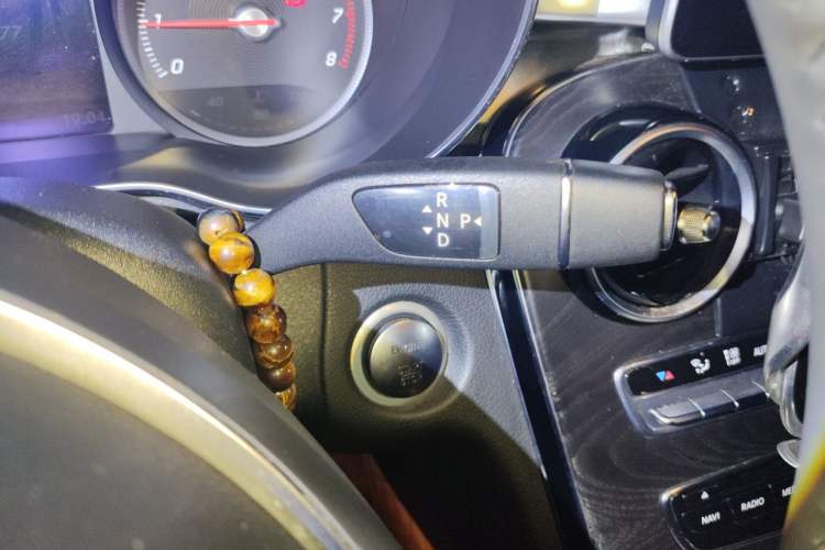 Used Mercedes-Benz C-Class 2015 Facelift C 200 L Gear Lever