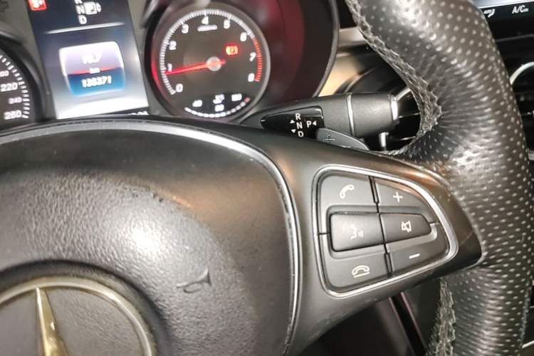 Used Mercedes-Benz C-Class 2015 Revised C 200 L Sport Edition Gear Lever