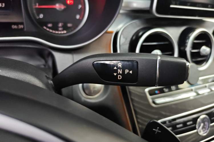 Used Mercedes-Benz C-Class 2015 C 200 L Sport Edition Gear Lever