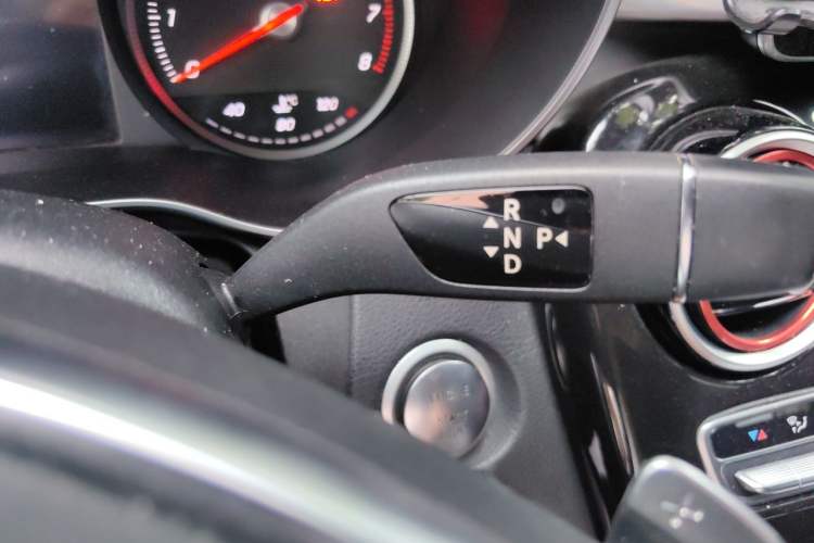 Used Mercedes-Benz C-Class 2015 C 200 Sport Edition Gear Lever