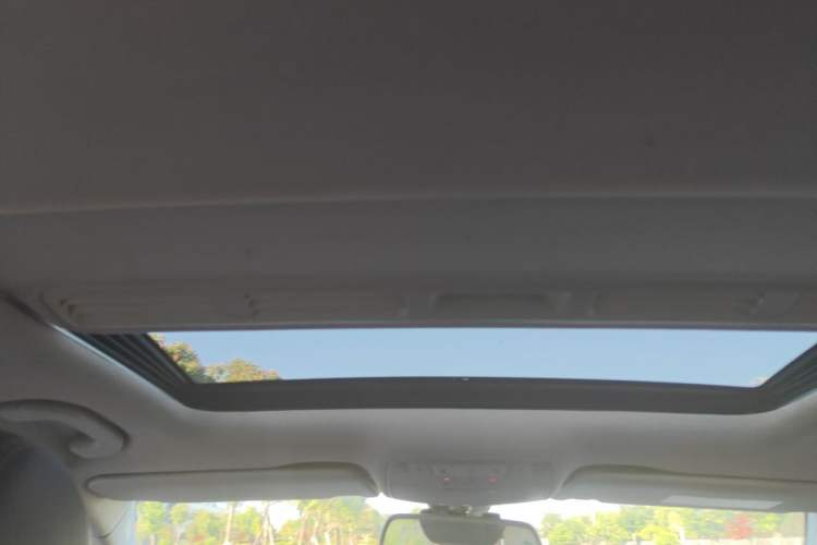 Used Mercedes-Benz C-Class 2015 Facelift C 180 L Headliner