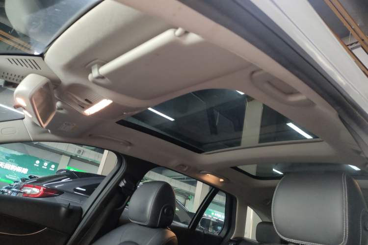 Used Mercedes-Benz C-Class 2015 C 200 station wagon Headliner