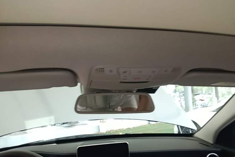 Used Mercedes-Benz C-Class 2015 C 260 L Sport Edition Headliner