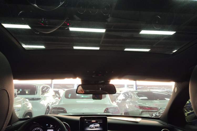Used Mercedes-Benz C-Class 2015 C 200 Sport Edition 4MATIC Headliner