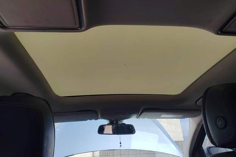 Used Mercedes-Benz C-Class 2015 C 200 L Headliner